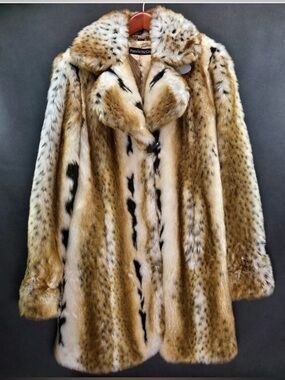 Pamela McCoy Leopard-Pattern Faux Fur Coat with Golden Lining